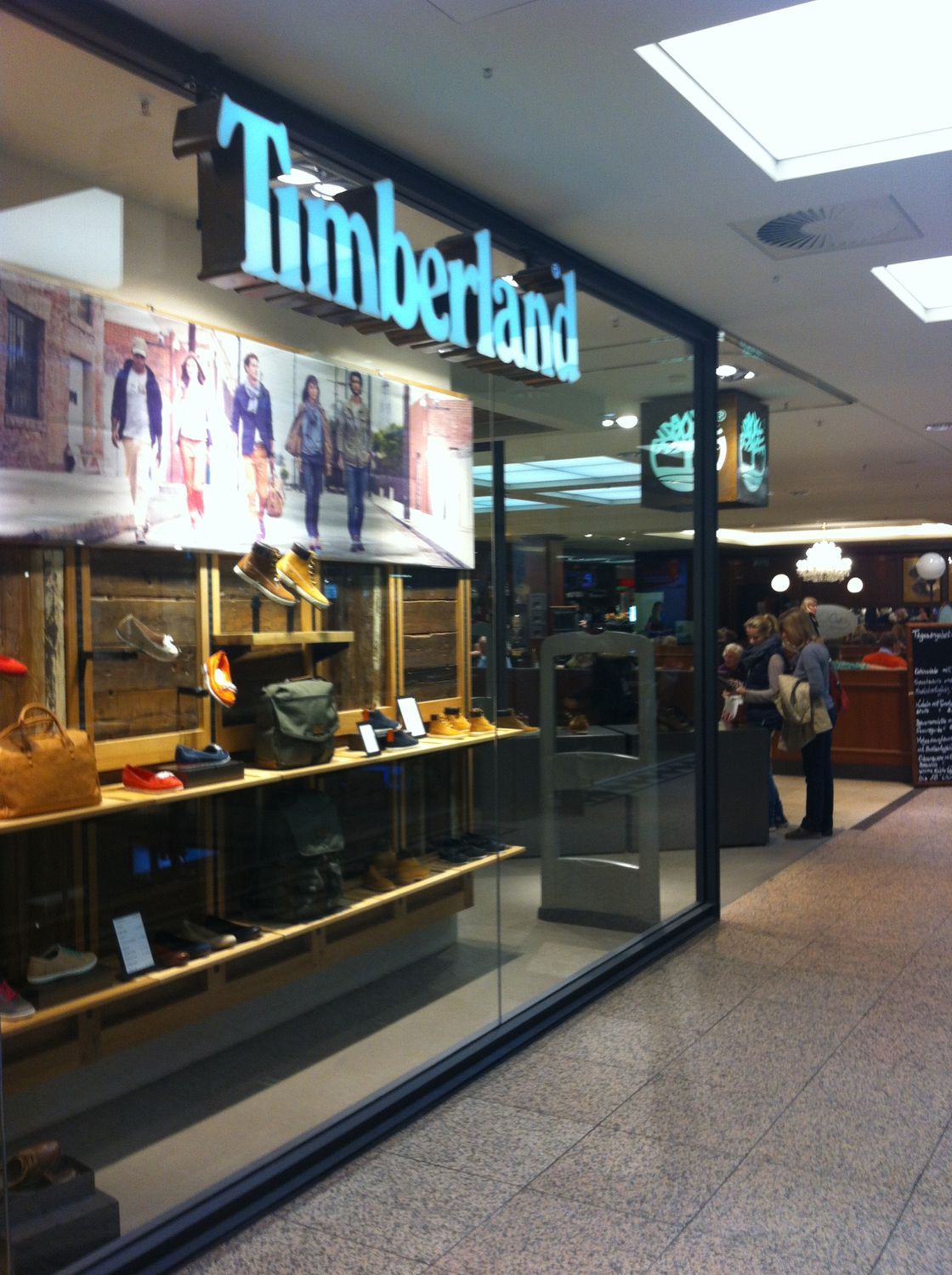 Timberland Store - 1 Foto - Hamburg Poppenbüttel - Heegbarg | golocal