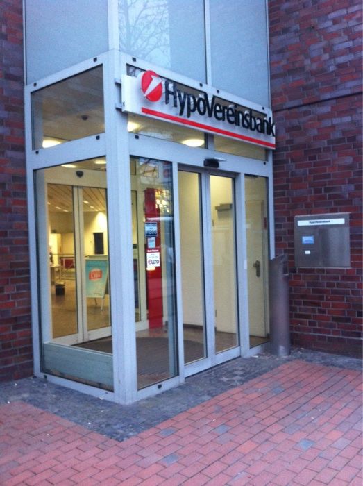 HypoVereinsbank UniCredit Bank AG, Fil. Poppenbüttel - 3 Fotos - Hamburg  Poppenbüttel - Heegbarg | golocal