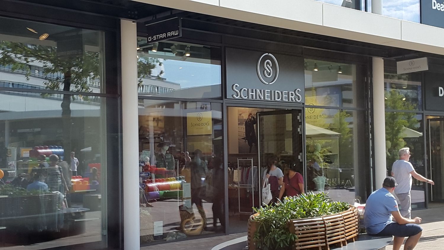 Schneiders Bekleidung GmbH im fashion outlet - 2 Fotos - Montabaur - Am  Fashion Outlet | golocal
