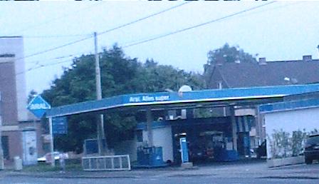 Bild 1 Aral Tankstelle in Krefeld