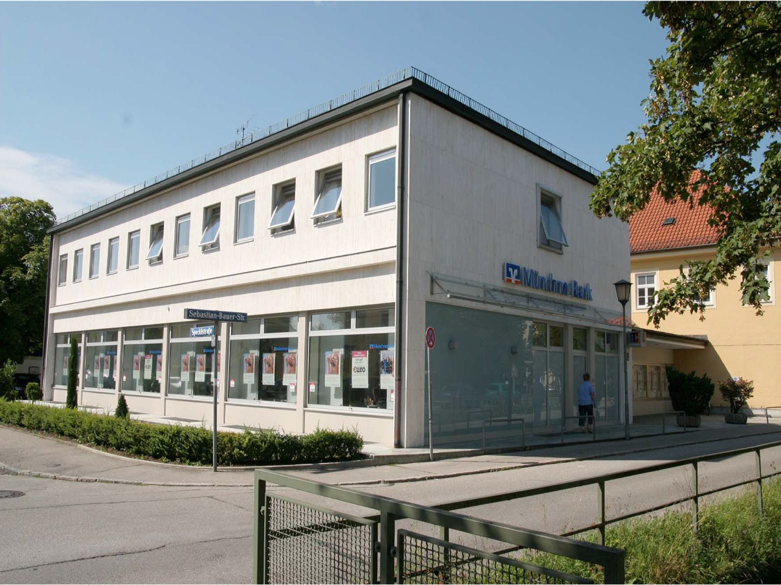 Münchner Bank, Filiale Perlach in München ⇒ in Das Örtliche
