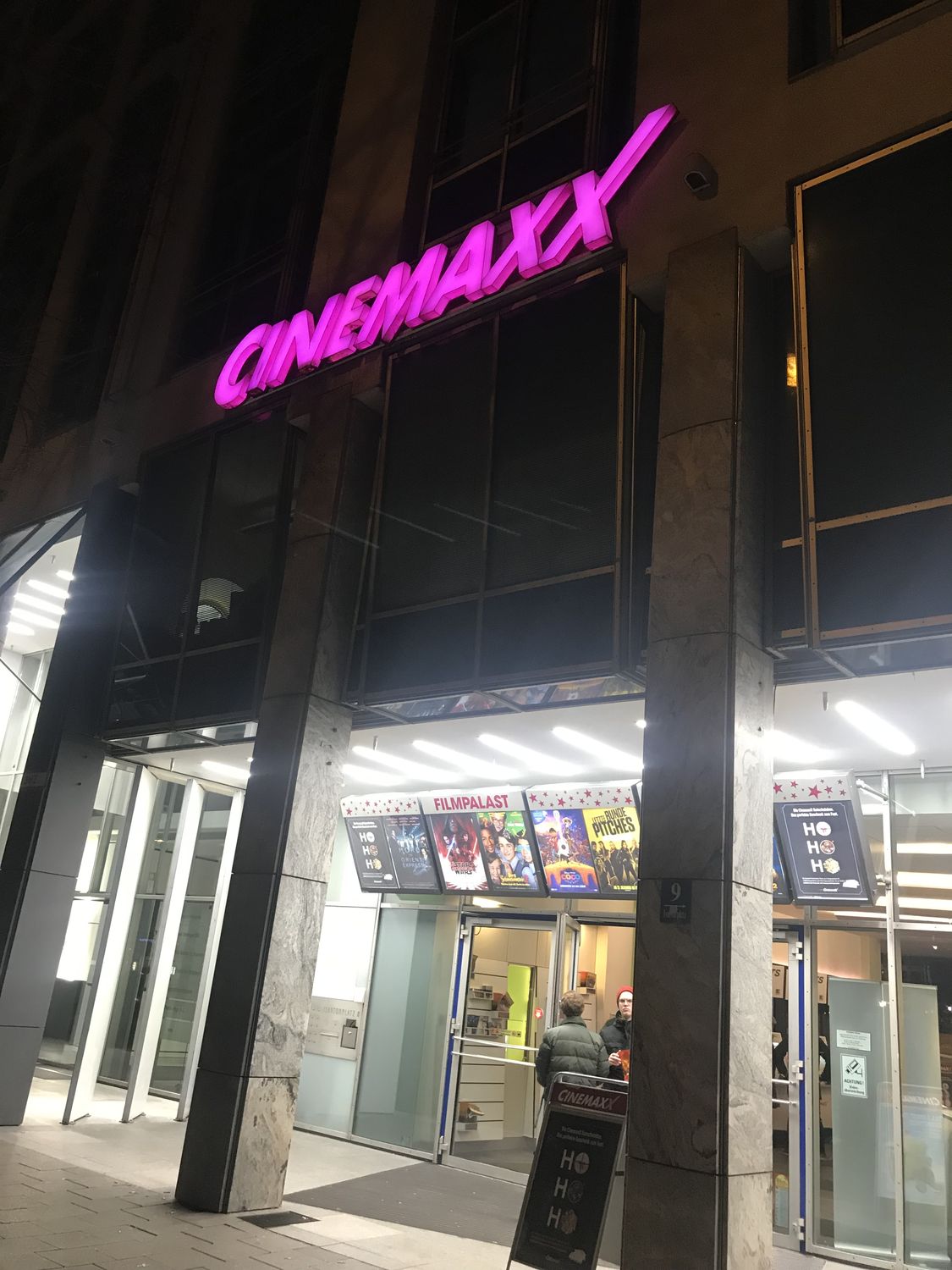 CinemaxX - 35 Bewertungen - München Altstadt - Isartorplatz | golocal
