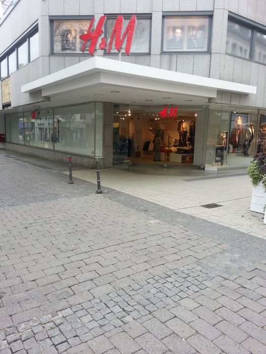 H&M Hennes & Mauritz - 3 Bewertungen - Hanau - Sternstraße | golocal