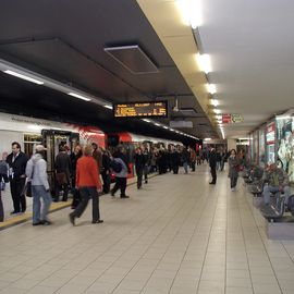 U-Bahn Haltestelle Neumarkt - Köln