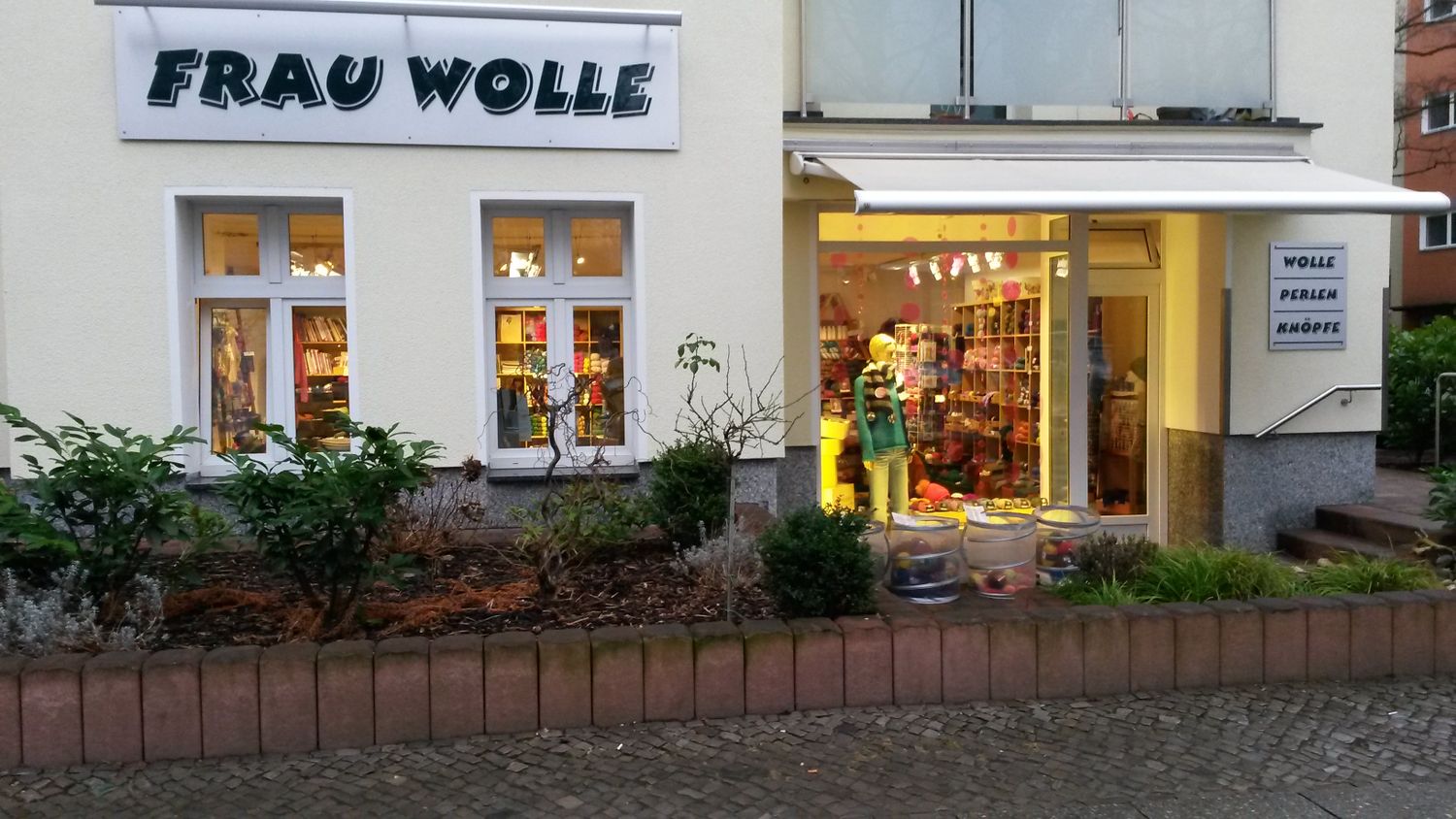 Frau Wolle - 1 Bewertung - Berlin Steglitz - Bismarckstr. | golocal