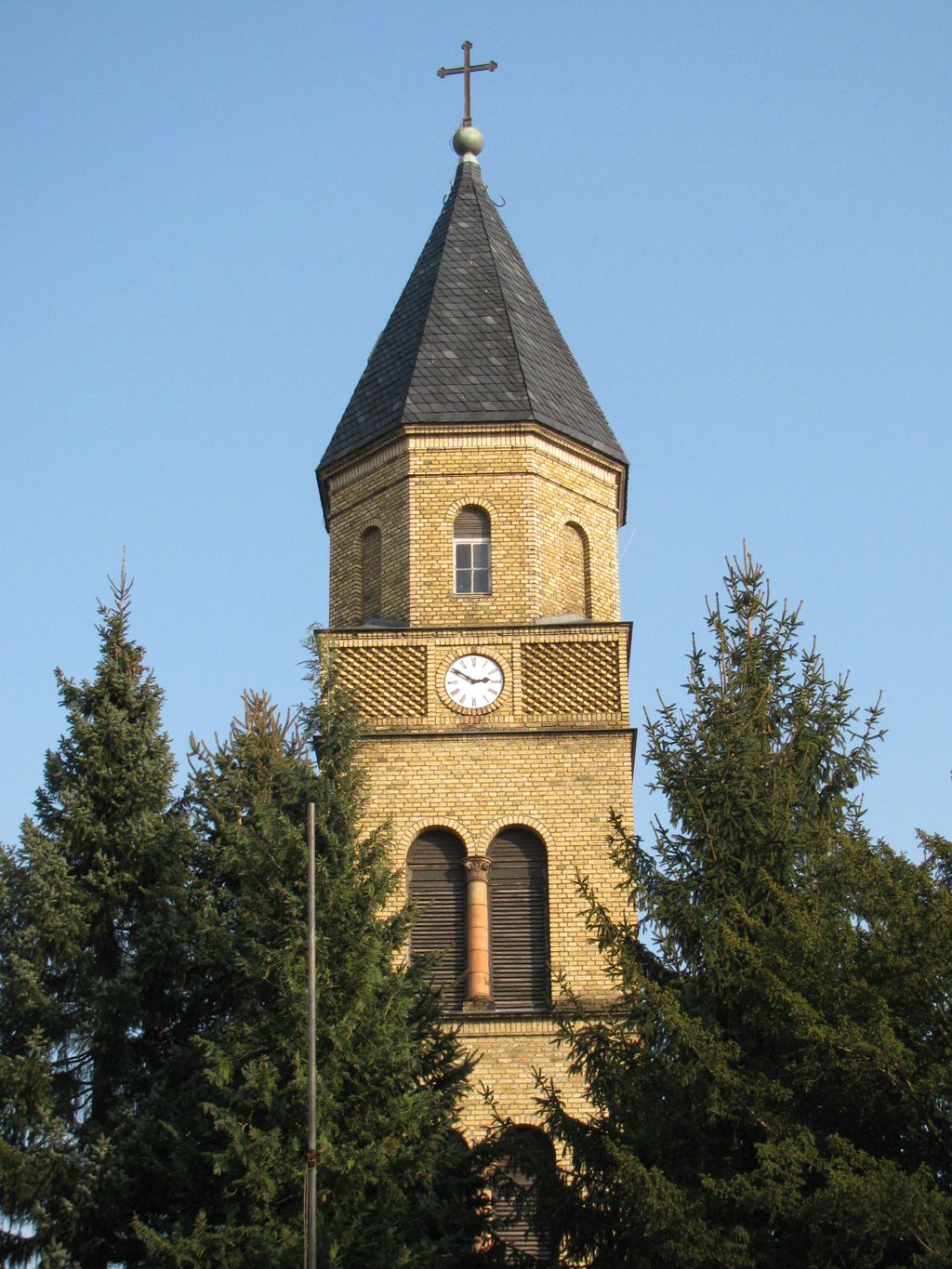 Nutzerfoto 3 Evangelische Kirchengemeinde Karow Gemeindebüro & Kirchhofsverwaltung