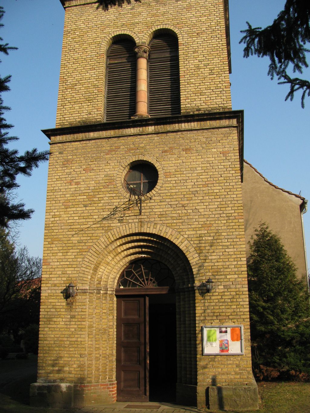 Nutzerfoto 9 Evangelische Kirchengemeinde Karow Gemeindebüro & Kirchhofsverwaltung