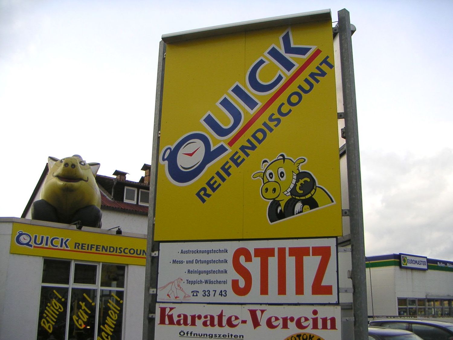 Bilder und Fotos zu Quick Reifendiscount Reifenmarkt Göttingen GmbH in  Göttingen, Wilhelm-Lambrecht-Straße