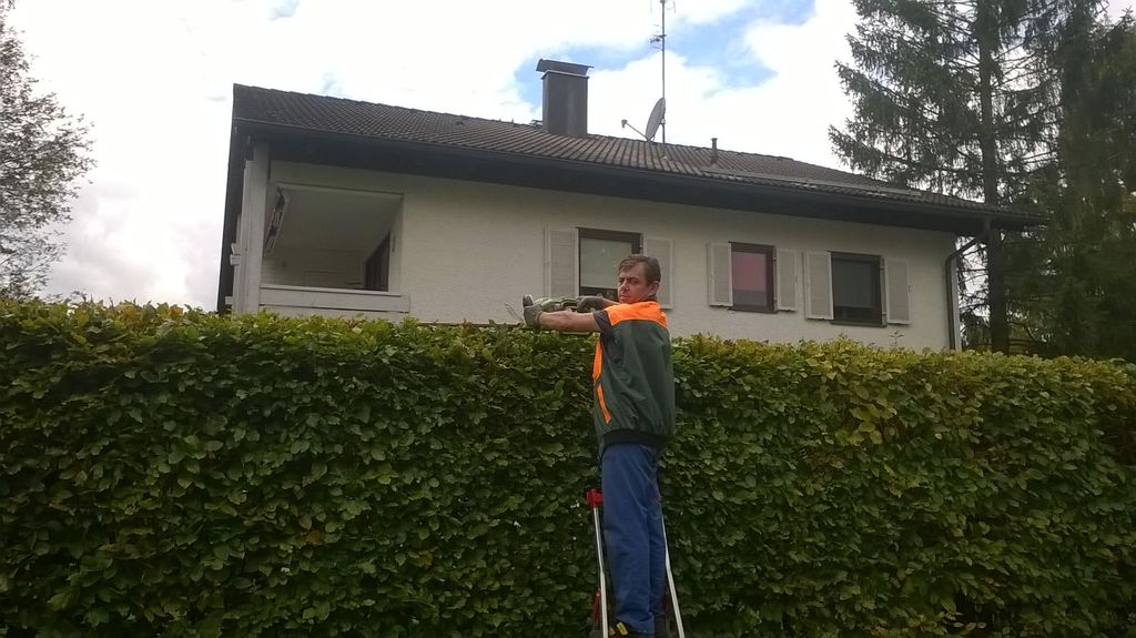 Nutzerfoto 19 Dienstleistungen von A bis Z Haus- und Gartenservice