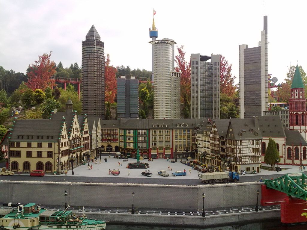 Nutzerfoto 49 Touristinfo Legoland Allee