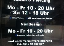 Bild zu VIT Tatoo Piercing Naildesign