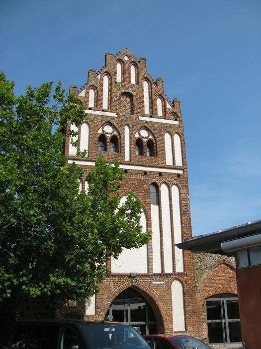 Prenzlauer Tor mit dem blöden Flachbau rechts im Bild!!! :o