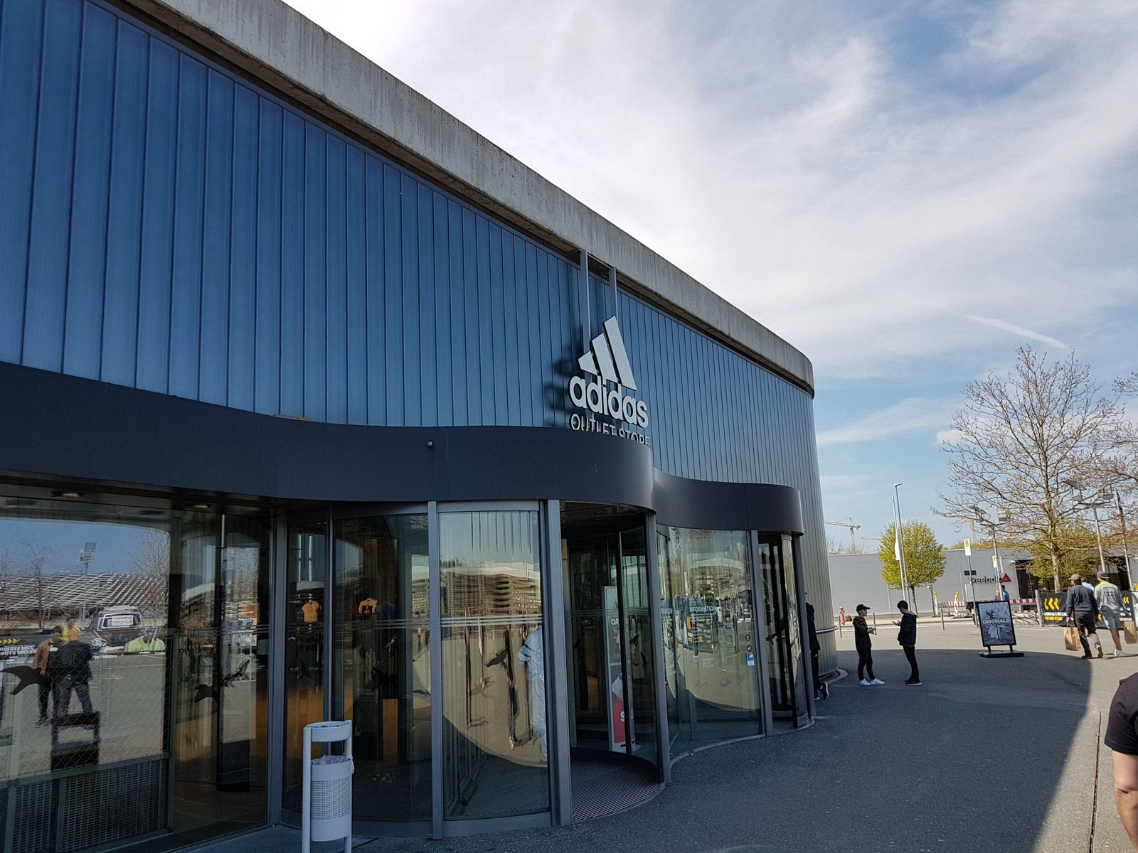 adidas & Reebok Outlet Store in Herzogenaurach ⇒ in Das Örtliche