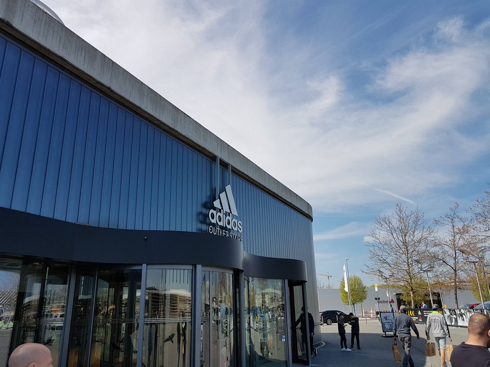 adidas & Reebok Outlet Store in Herzogenaurach ⇒ in Das Örtliche