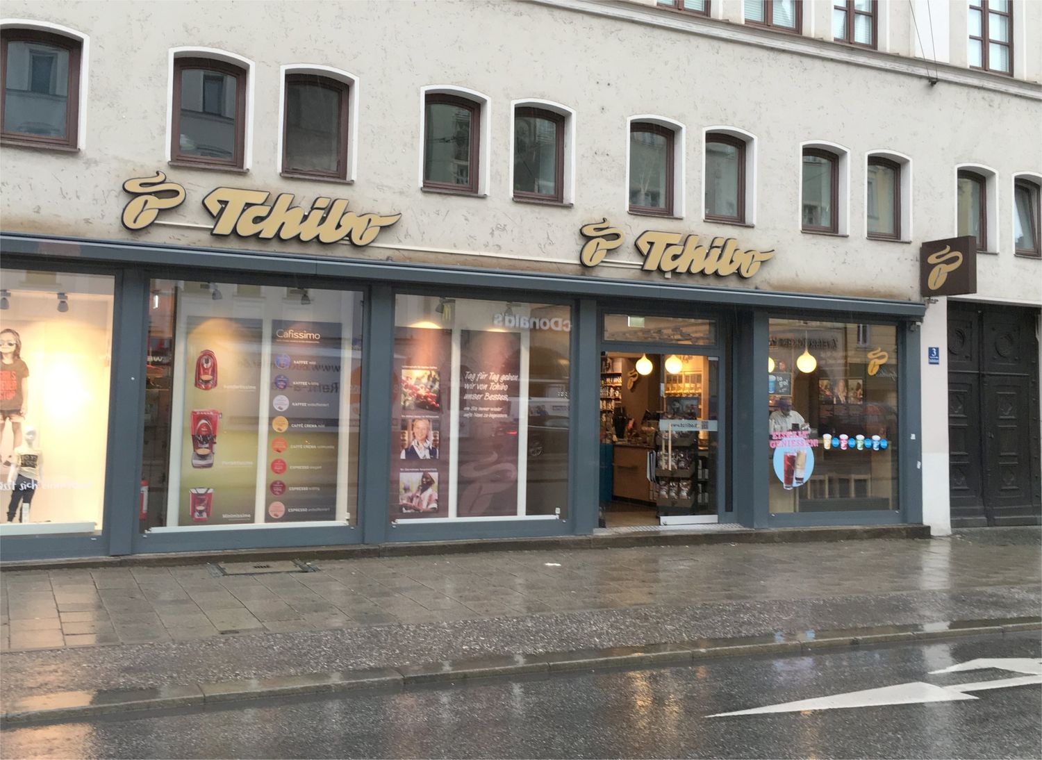 Tchibo Filiale mit Kaffee Bar - 1 Bewertung - München Lehel -  Zweibrückenstraße | golocal