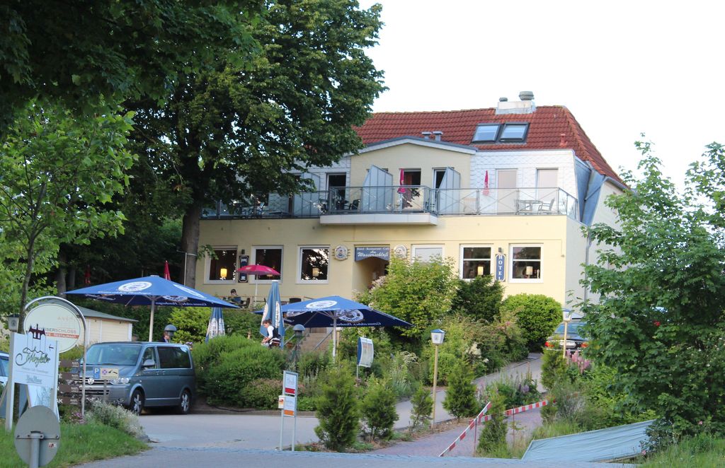 Nutzerfoto 3 Hotel und Restaurant am Wasserschloss Restaurant