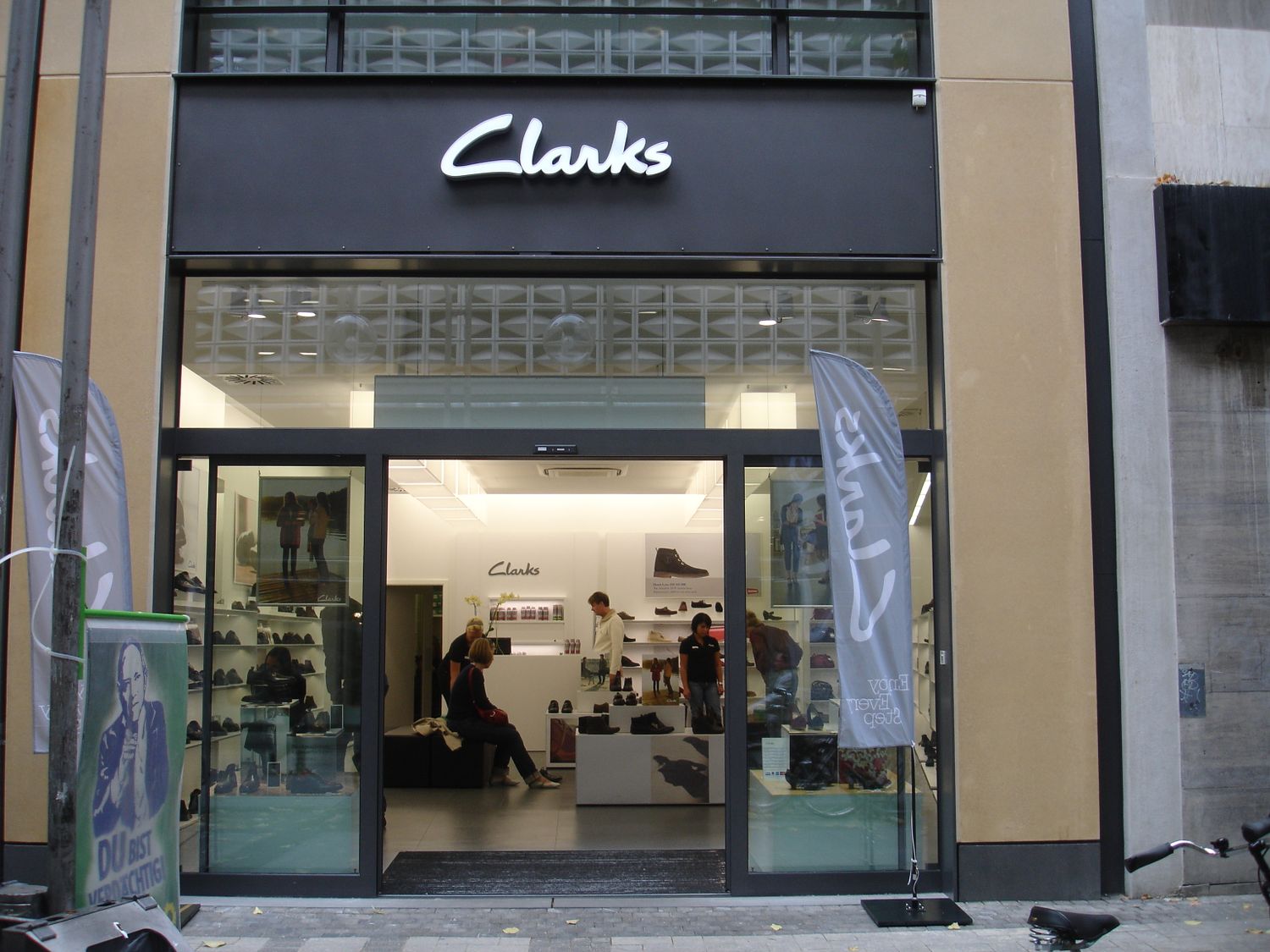 Clarks Store - 1 Foto - Köln Altstadt-Nord - Breite Str. | golocal