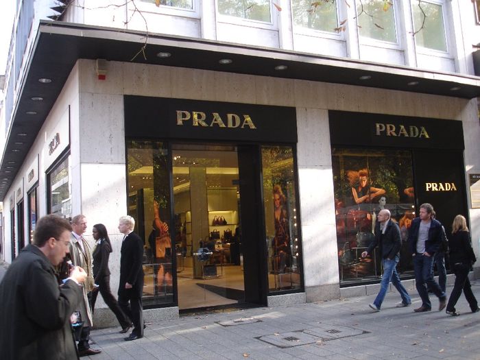 PRADA Germany GmbH Store Düsseldorf - 2 Bewertungen - Düsseldorf Stadtmitte  - Königsallee | golocal
