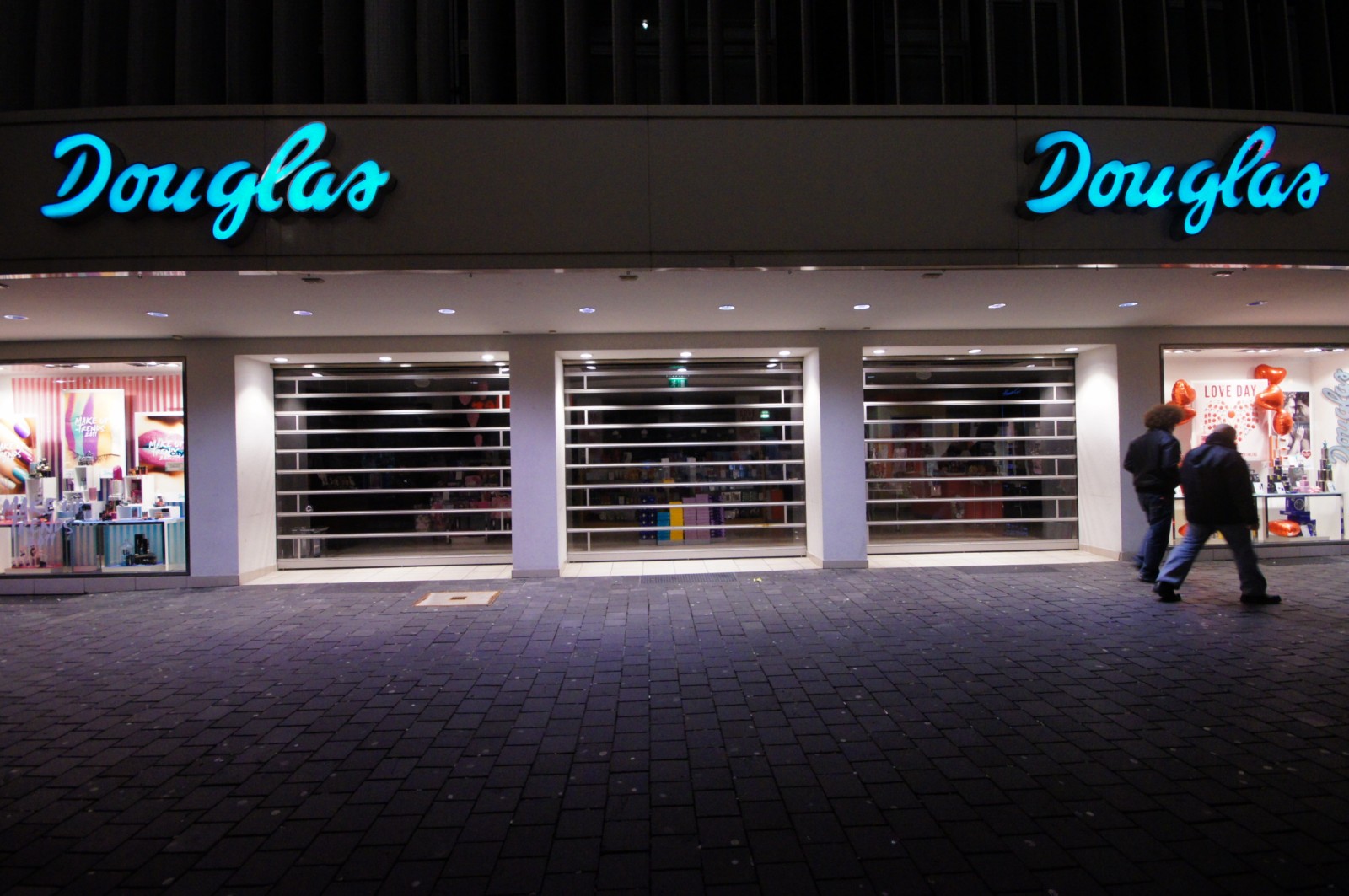 ➤ Douglas Parfümerie 33602 Bielefeld-Innenstadt Öffnungszeiten | Adresse |  Telefon