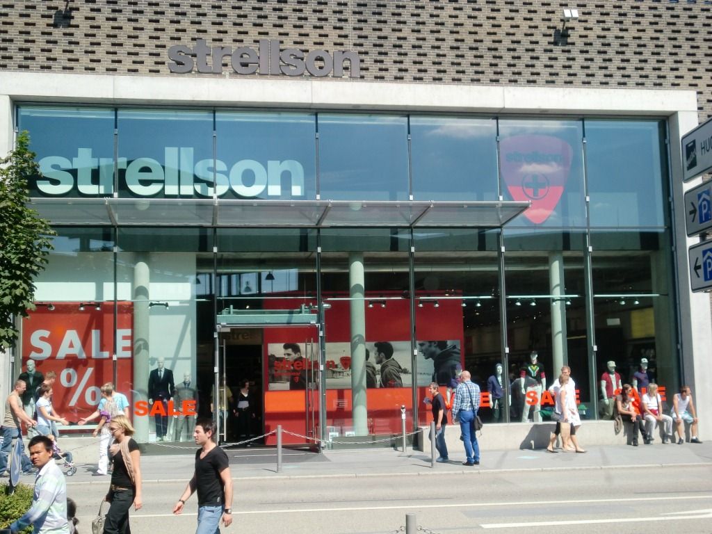 Bilder und Fotos zu Strellson GmbH Outlet in Metzingen in Württemberg,  Reutlinger Str.