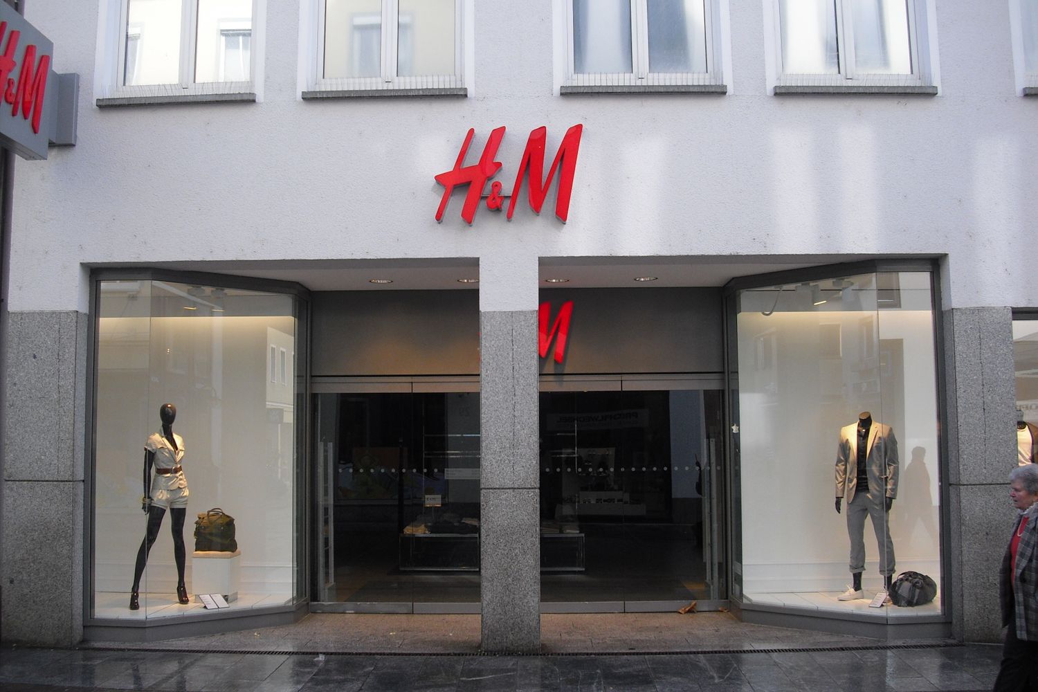 H&M Hennes & Mauritz - 2 Bewertungen - Reutlingen Innenstadt -  Wilhelmstraße | golocal
