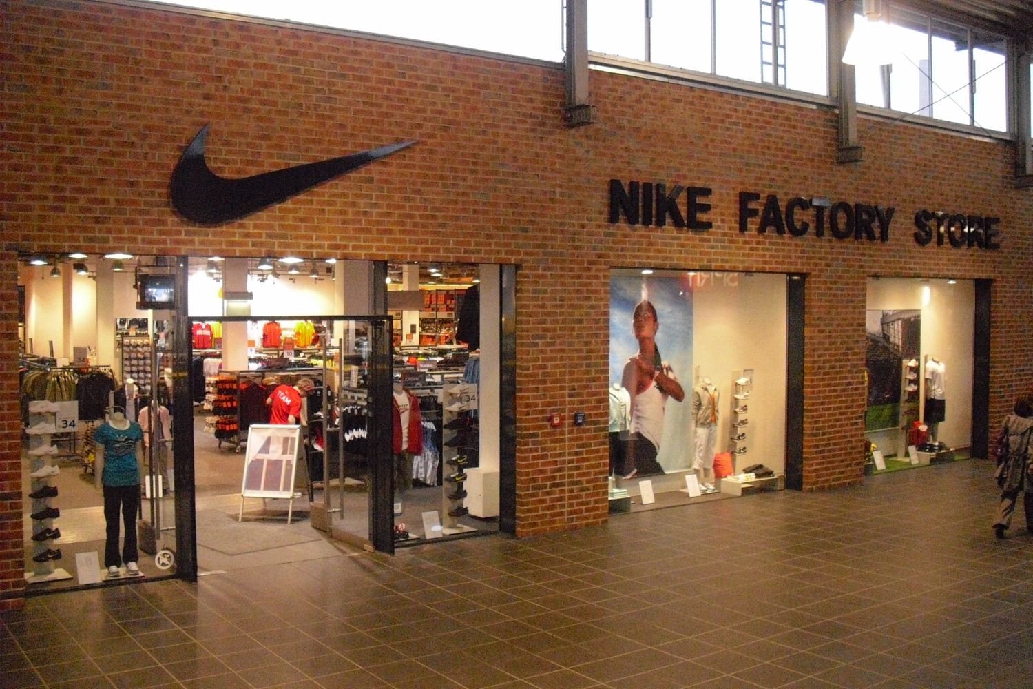 Nike Outlet Store - 13 Bewertungen - Metzingen in Württemberg - Reutlinger  Str. | golocal