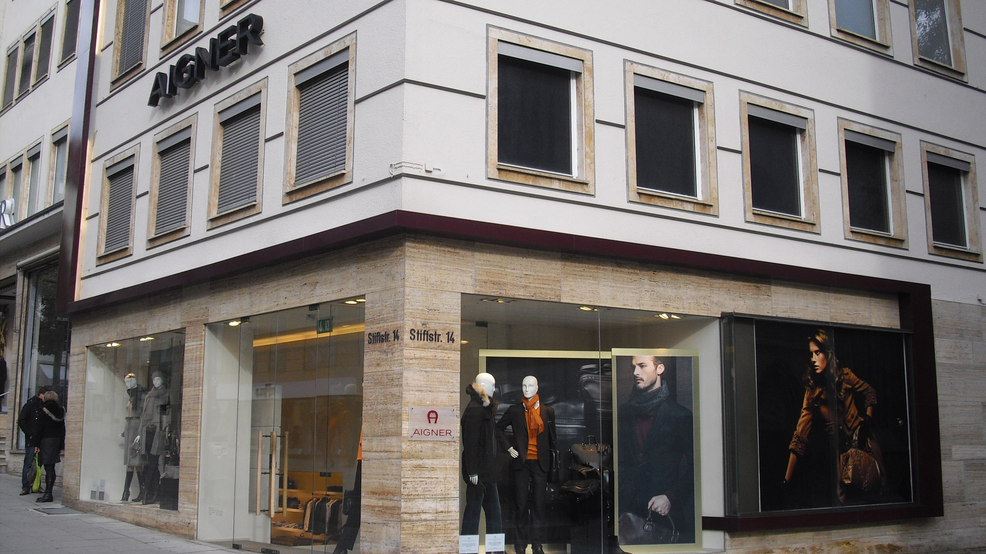Aigner Shop Lederwarenboutique in 70173 Stuttgart-Mitte
