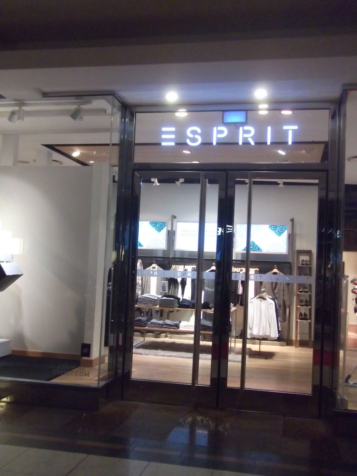 Esprit Store in Düsseldorf ⇒ in Das Örtliche
