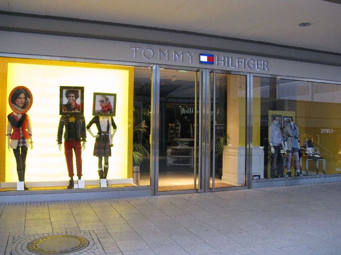 Tommy Hilfiger Store - 2 Bewertungen - Sulzbach im Taunus -  Main-Taunus-Zentrum | golocal