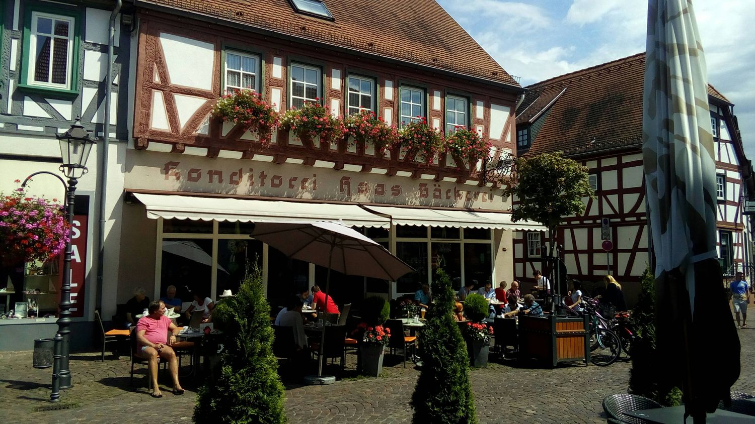 Cafe Haas - 4 Bewertungen - Seligenstadt - Palatiumstraße | golocal