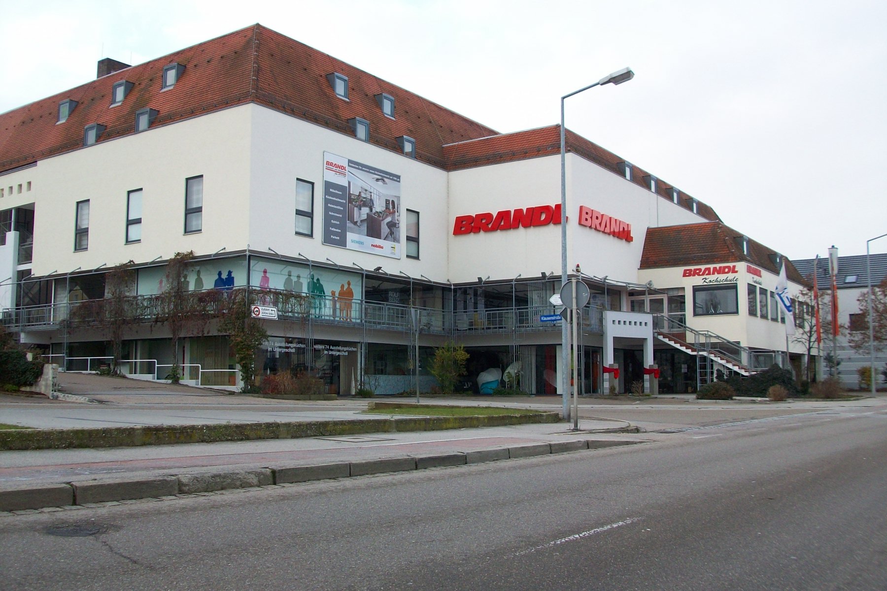 Brandl Einrichtung GmbH in 93309 Kelheim