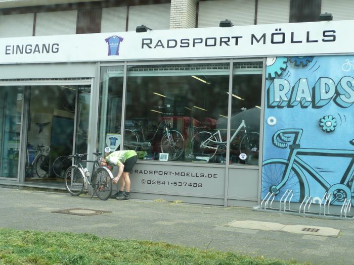Radsport Jörg Mölls - 3 Fotos - Moers Kapellen-Mitte - Bahnhofstr. | golocal