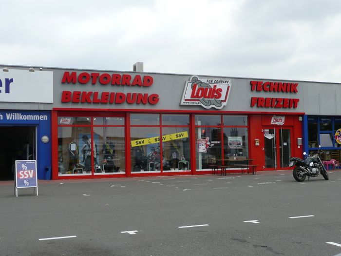 Bilder und Fotos zu Detlev Louis Motorrad - Vertriebsgesellschaft mbH  Motorradbekleidungsgeschäft in Duisburg, Auf der Höhe