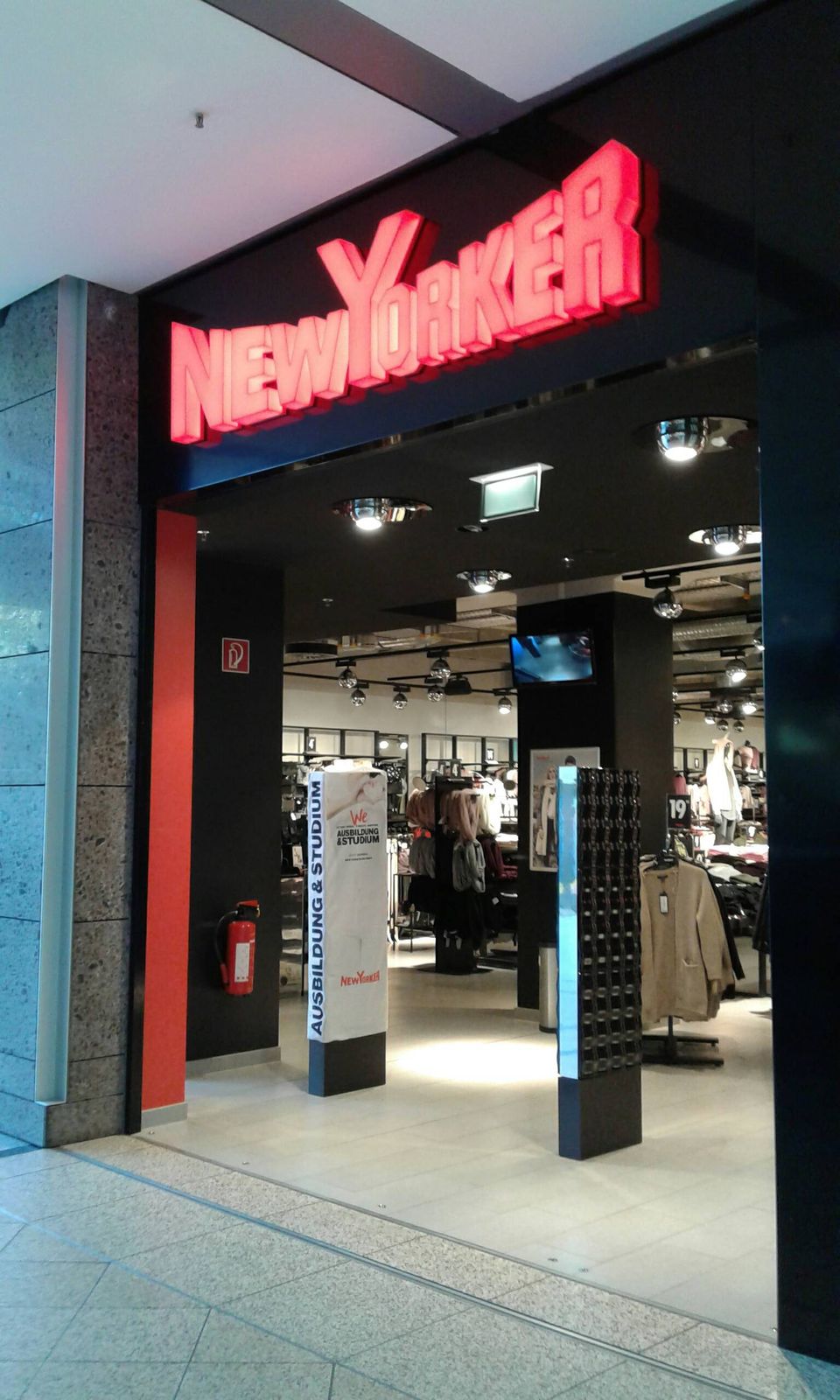 New Yorker SHK Jeans GmbH & Co. KG in Berlin ⇒ in Das Örtliche