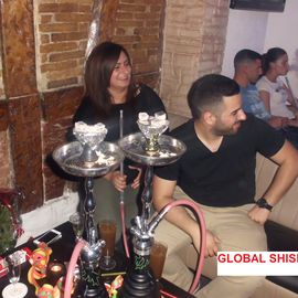 Gäste in Global Shisha Lounge