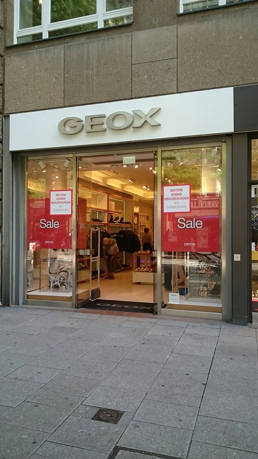 GEOX Retail Srl - German Branch - 1 Foto - Hamburg Altstadt -  Mönckebergstr. | golocal