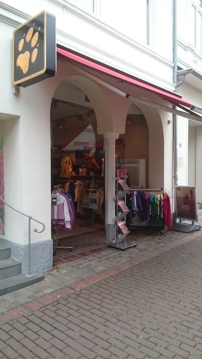 Jack Wolfskin Store - 1 Bewertung - Eutin - Petersstraße | golocal