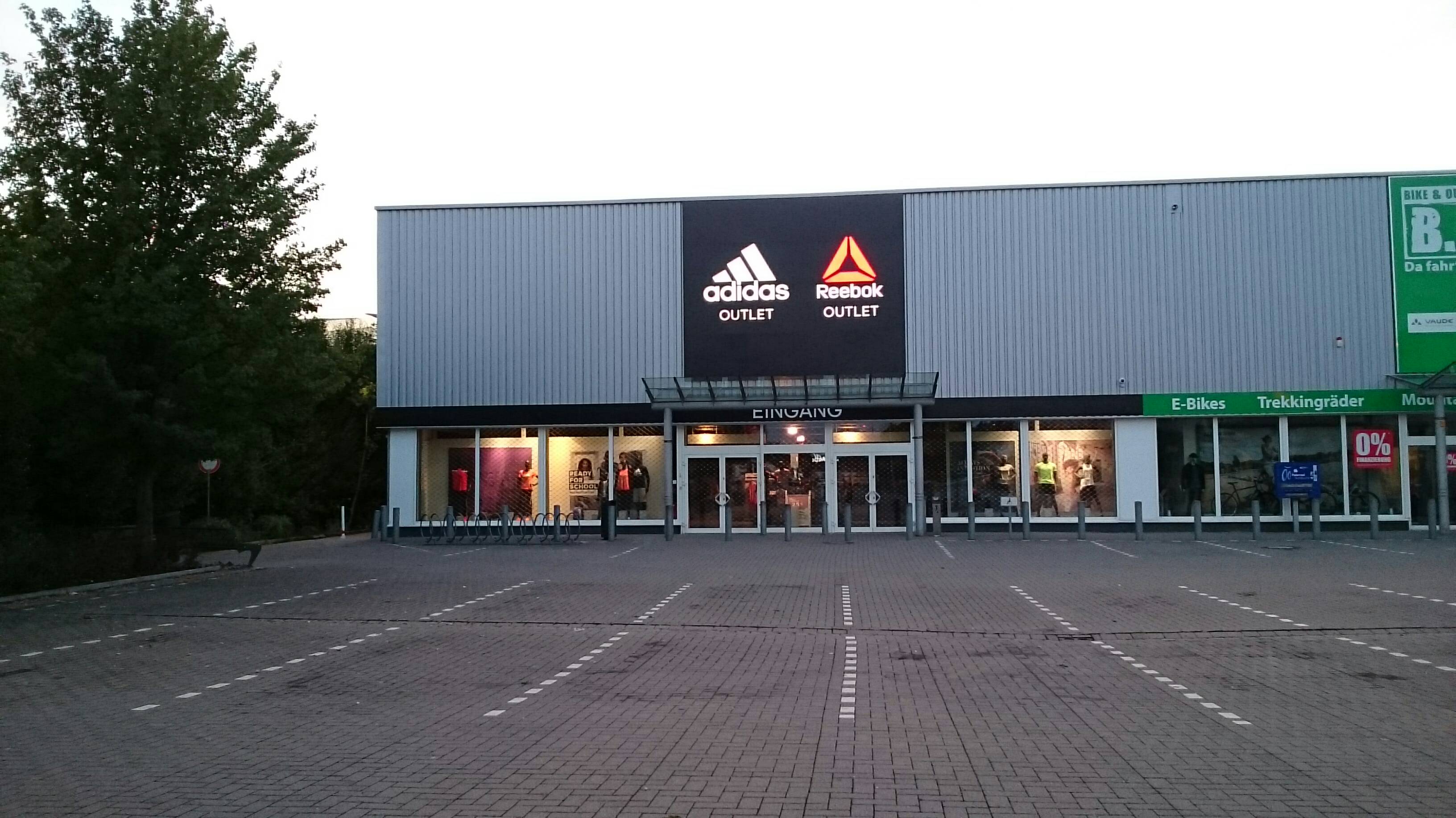 adidas bremen outlet, Adidas Outlet Store Sporting Shop in Stuhr-Brinkum -  minifabriek.com