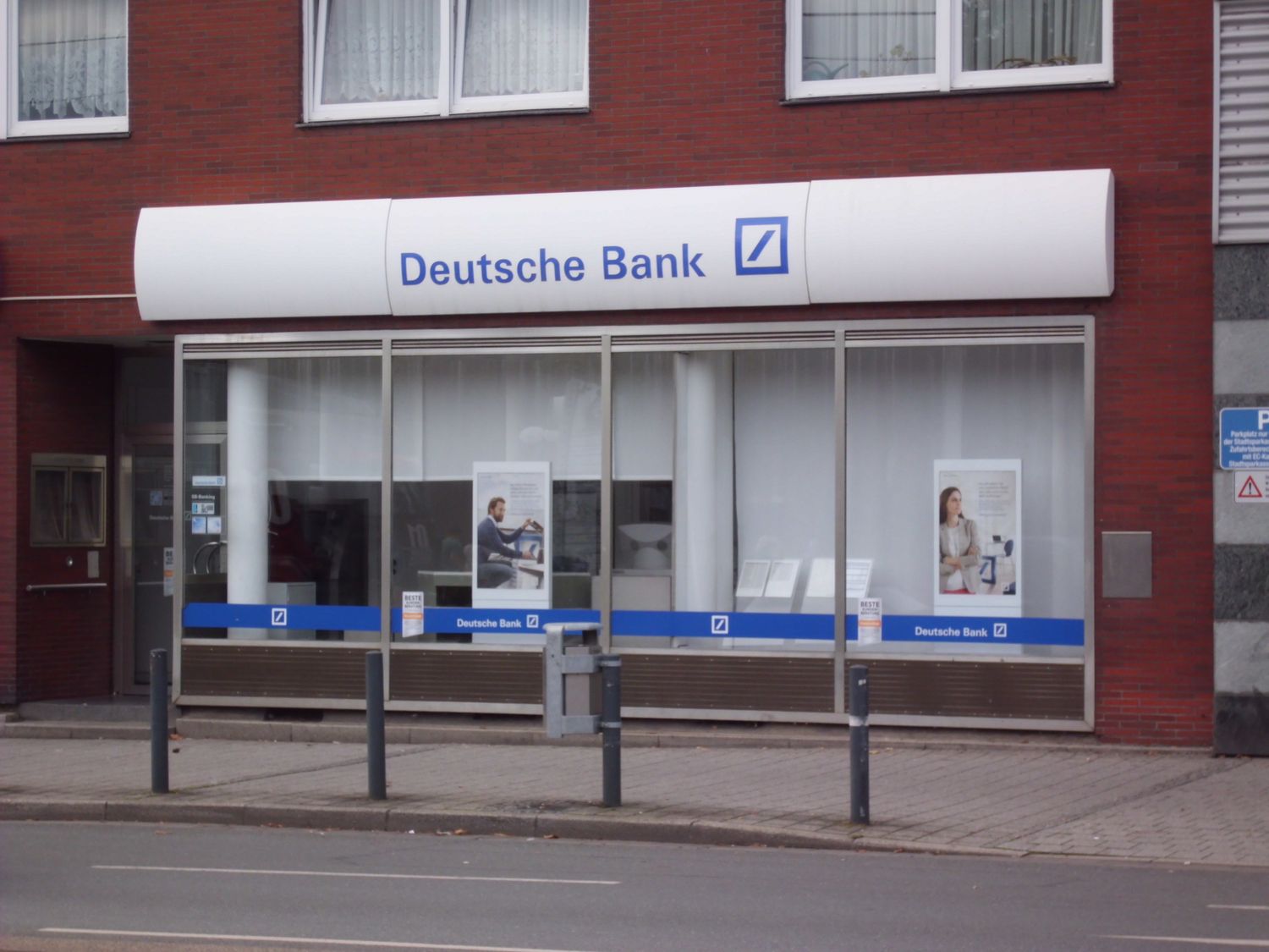 Deutsche Bank Gruppe Dortmund Investment & FinanzCenter Eving - 1 Foto -  Dortmund Eving - Evinger Str. | golocal