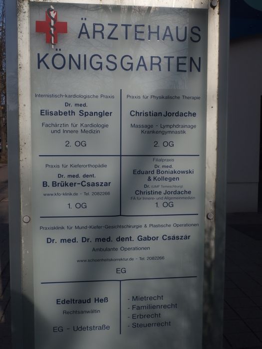 Csaszar Gabor Dr. Dr. Mund- Kiefer- und Gesichtschirurgie - 1 Bewertung -  Regensburg Westenviertel - Lilienthalstr. | golocal