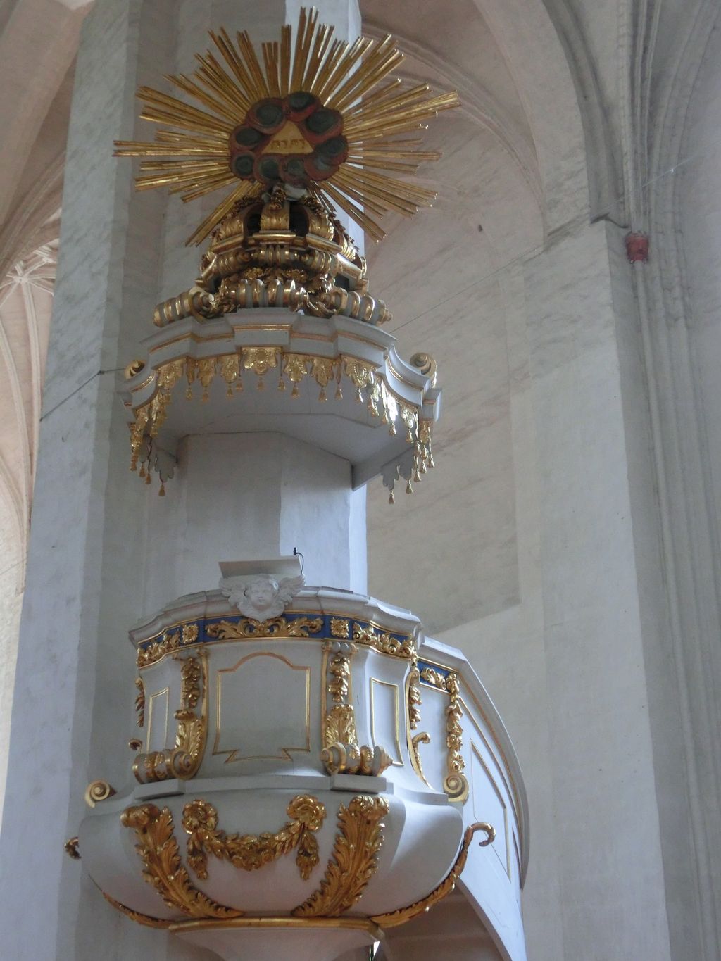 Nutzerfoto 3 Oberkirche St. Nikolai Büchertisch