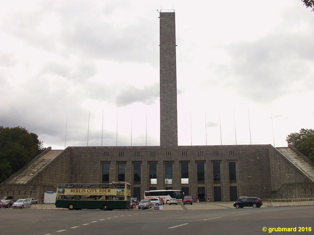 Nutzerfoto 11 Oylmpia-Glockenturm