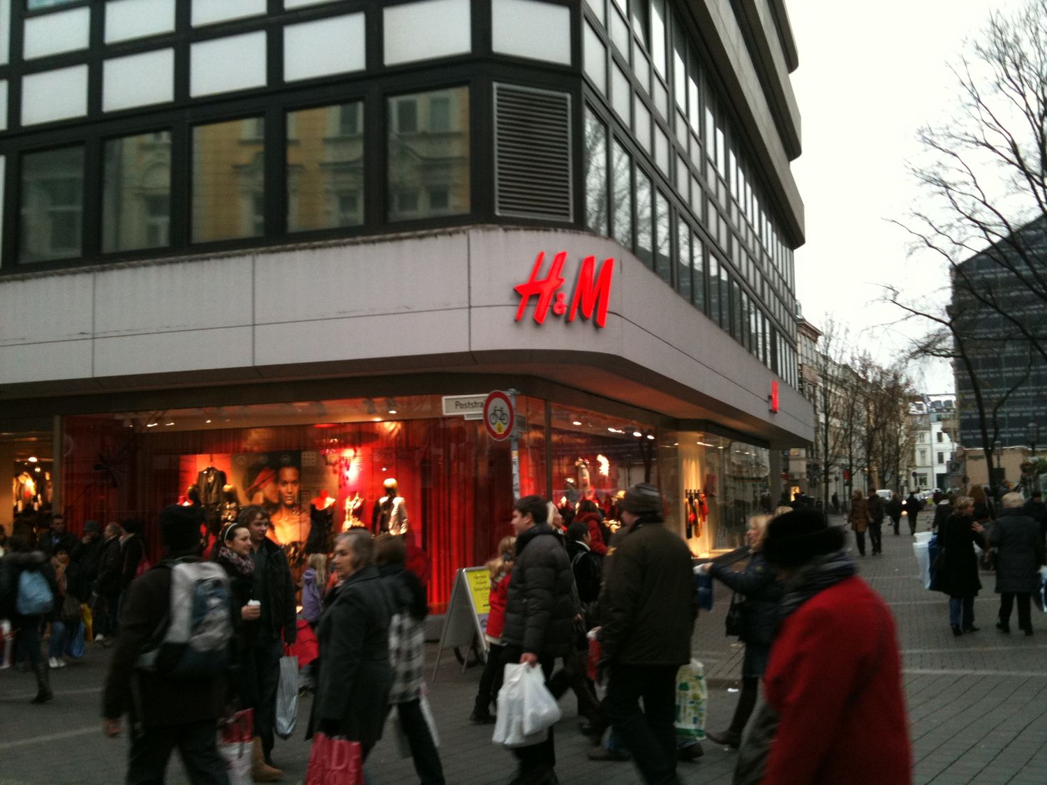 H&M Hennes & Mauritz - 11 Bewertungen - Bonn Zentrum - Poststraße | golocal