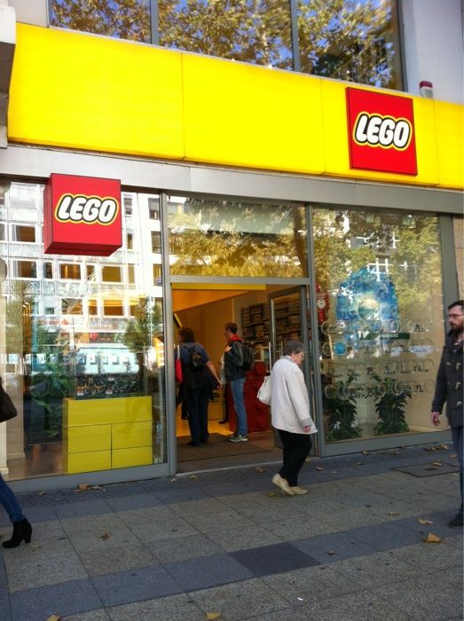 The Lego Store Berlin - 5 Bewertungen - Berlin Schöneberg - Tauentzienstr.  | golocal