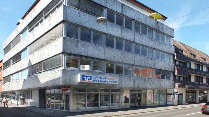 VR Bank HessenLand eG, Geschäftsstelle Kirchhain - 2 Fotos - Kirchhain -  Borngasse | golocal
